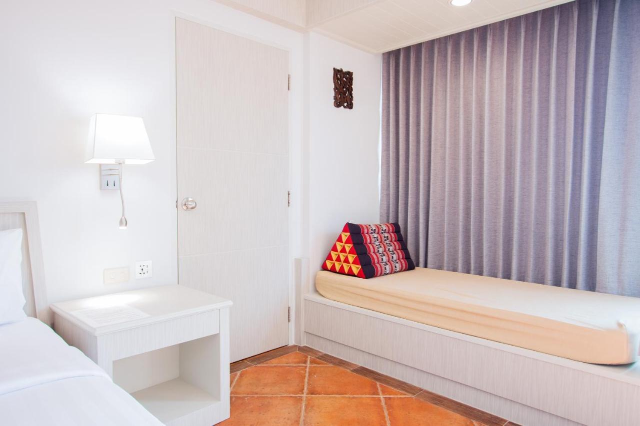 Sea Sands 4*